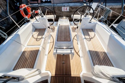 Noleggio Barca a vela Beneteau Oceanis 35.1 Olbia