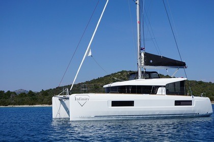 Charter Catamaran Lagoon Lagoon 40 Zadar