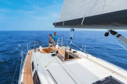 Precioso veleiro Bavaria no Flensburg