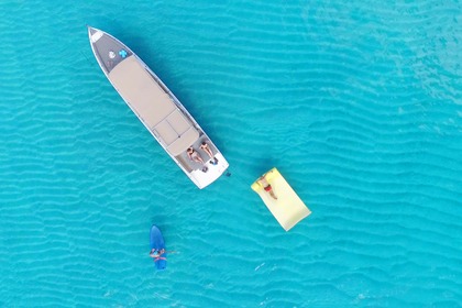 Hire Motorboat xtrem marine 39 Bateau privé avec capitaine Sint Maarten