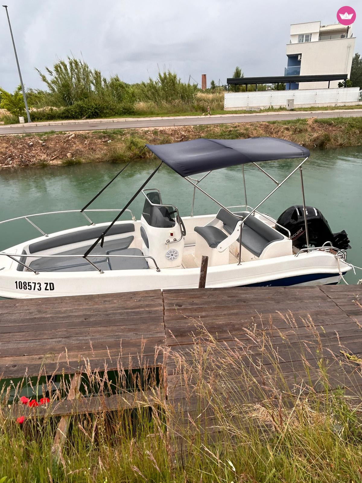 Bateau à moteur Tancredi