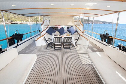 Elegant renovated Gulet for 21 people