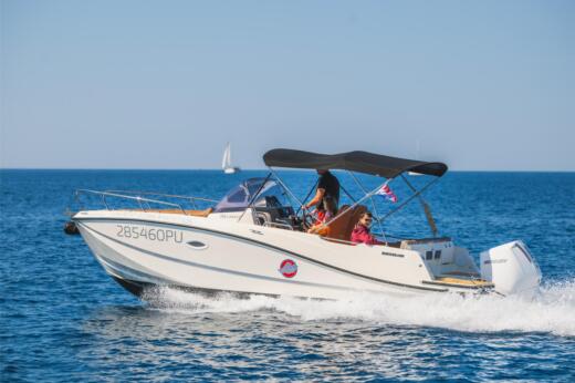 Quicksilver 755 Sundeck