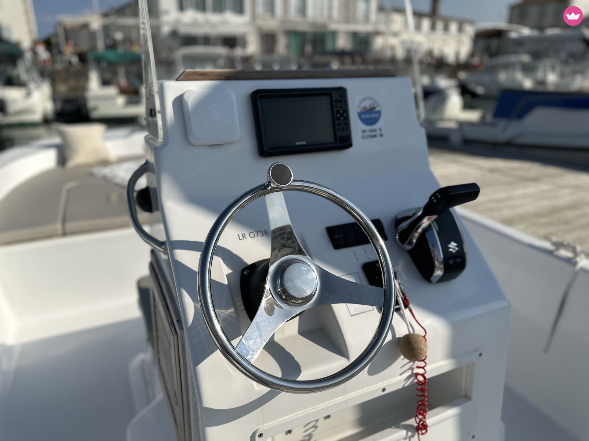 Bateau à moteur Seaweed 675 175cv 6