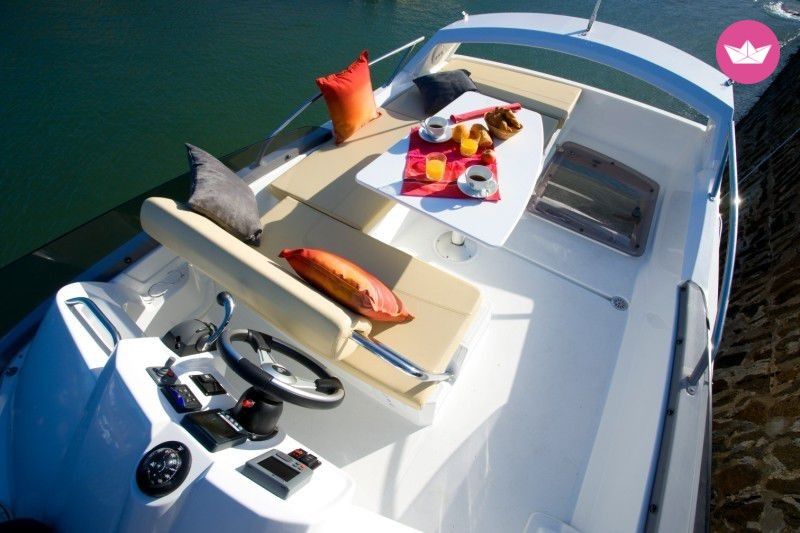 Motorboat Beneteau Antares 30 Fly  