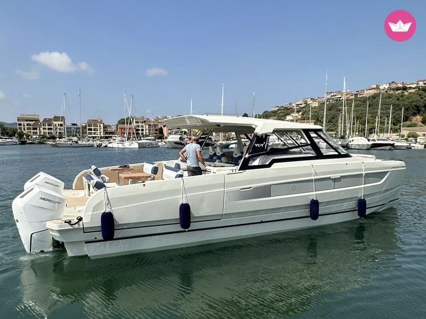 Yacht yot 41