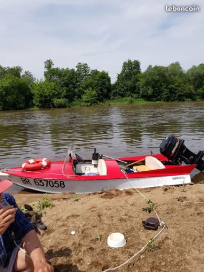 Charter Motorboat Thompson Barracuda Argent-sur-Sauldre