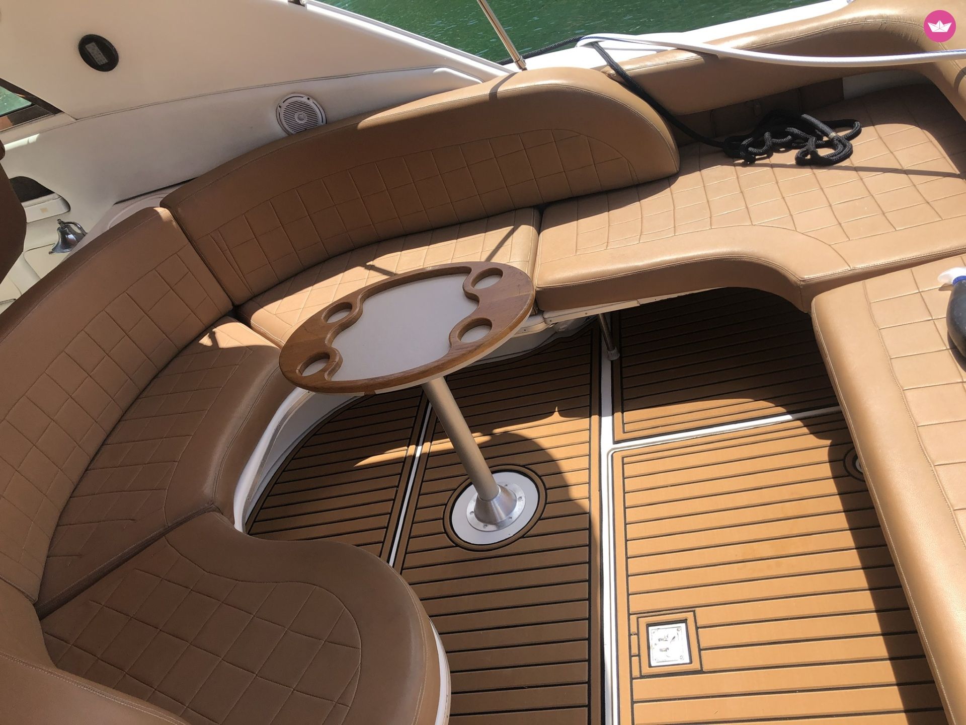 Bateau à moteur Sea Ray Sundancer 14m 7