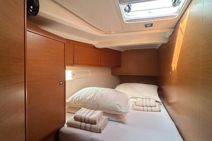 Verhuur Zeilboot Jeanneau Sun Odyssey 519 - 5 cab. Trogir