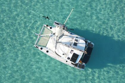 Hire Catamaran Fountaine Pajot Lavezzi 40 French Polynesia