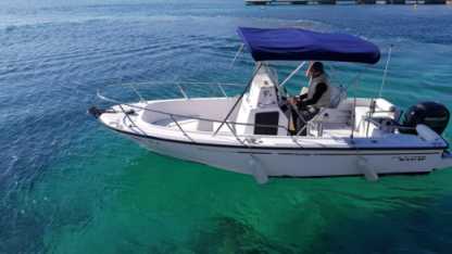 Location Bateau à moteur Boston Whaler Outrage Iii 19 Fornells