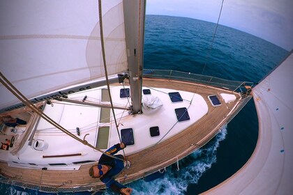 Rental Sailboat Beneteau Oceanis Clipper 473 Cádiz