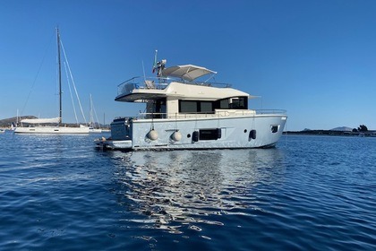 Location Yacht à moteur Cranchi Trawler 53 San Teodoro