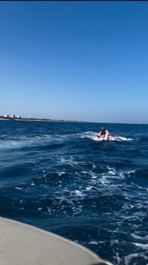 Saint-Cyprien Plage Motorboat Bayliner Vr6 alt tag text