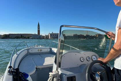 Alquiler Lancha Trimarchi Enica Venecia