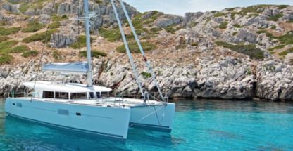 Charter Catamaran Lagoon 400 S2 Sari-Solenzara