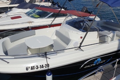 Hire Motorboat Pacific Craft 670 open Alicante