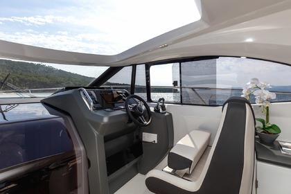 Barca a motore JEANNEAU LEADER 36 520hp