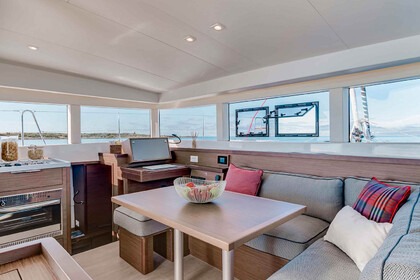 Alquila tu catamaran BOU en Barcelona