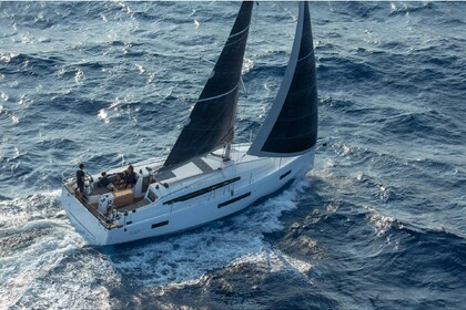 Charter Sailboat Jeanneau Sun Odyssey 410 San Vincenzo
