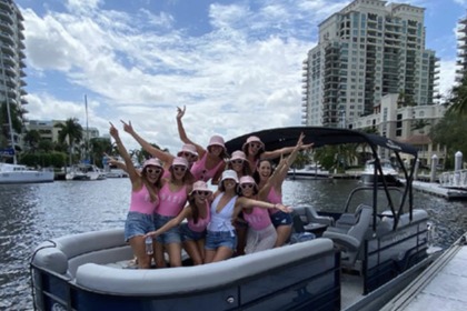 Hire Motorboat Veranda VR22RC TRI-TOON Fort Lauderdale