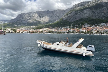 Rental Motorboat Aquamax BF-27 Makarska