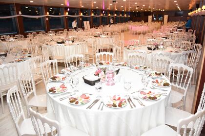 42m Spacious Superyacht for 400-500 people B5