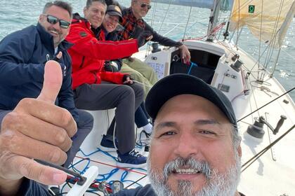 Navegación y adrenalina! Alquiler velero J80! vive la vela en un pura Sangre de regata!