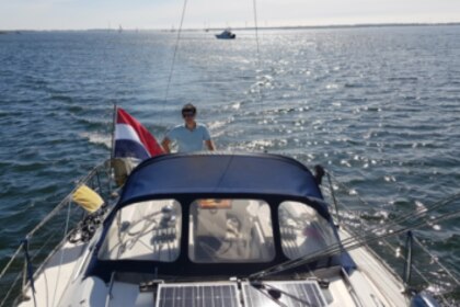 Electric sailing yacht Parbleu