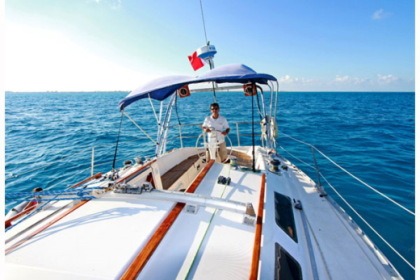 Charter Sailboat Custom 40 Cancún