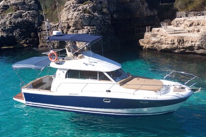 Charter Motorboat Beneteau Antares Ciutadella de Menorca