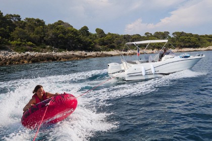 Verhuur Motorboot Jeanneau Cap Camarat 6.5 / sports tractés Antibes
