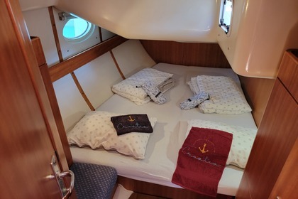 Customized Sailing Tour Up to 8 People