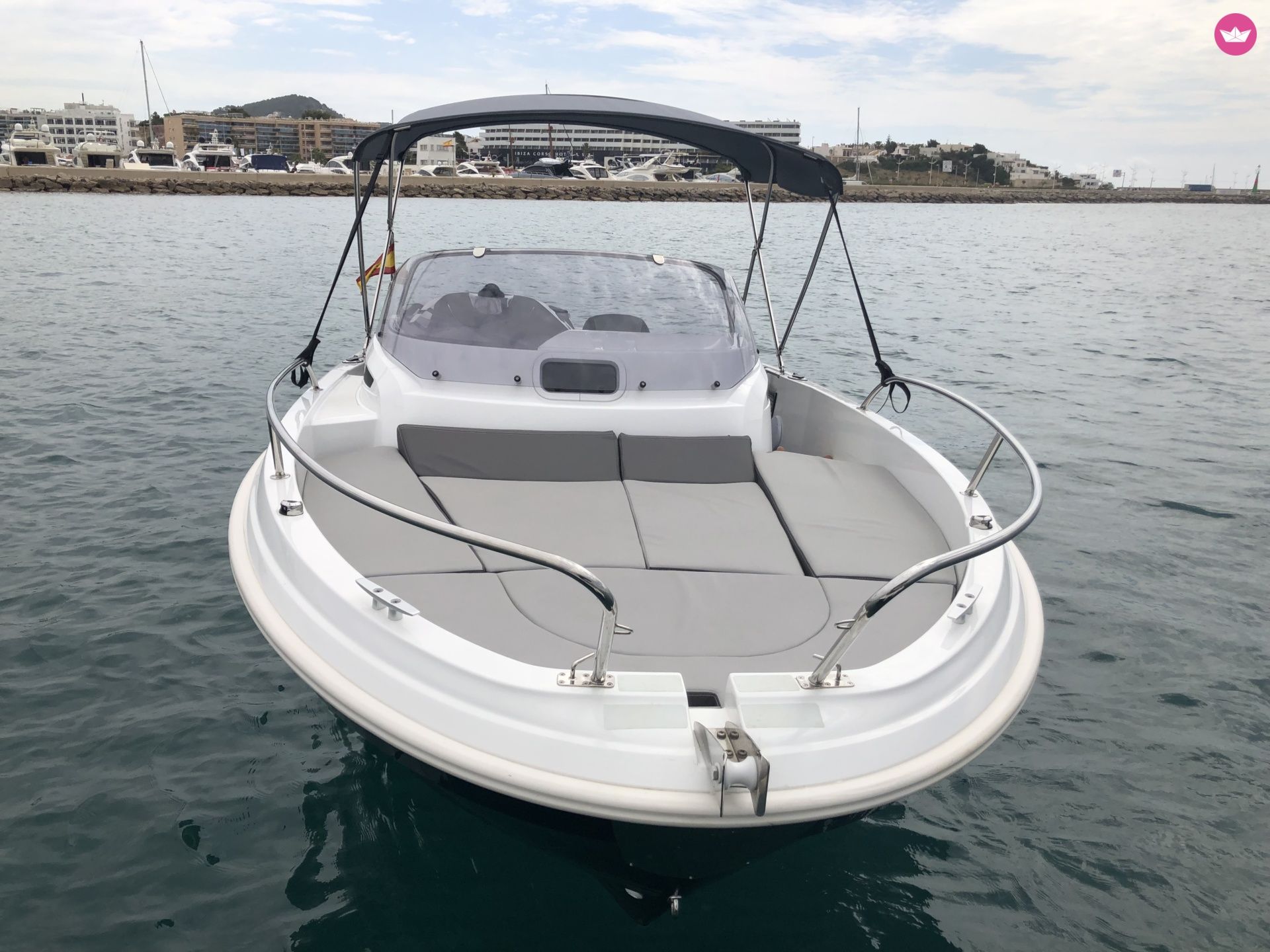 Motorboat Jeanneau Cap Camarat 5.5 Wa for hire