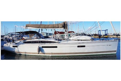 Hire Sailboat Jeanneau Jeanneau 53 Alimos