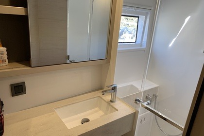 Lagoon 46 in very good condition in Raiatea