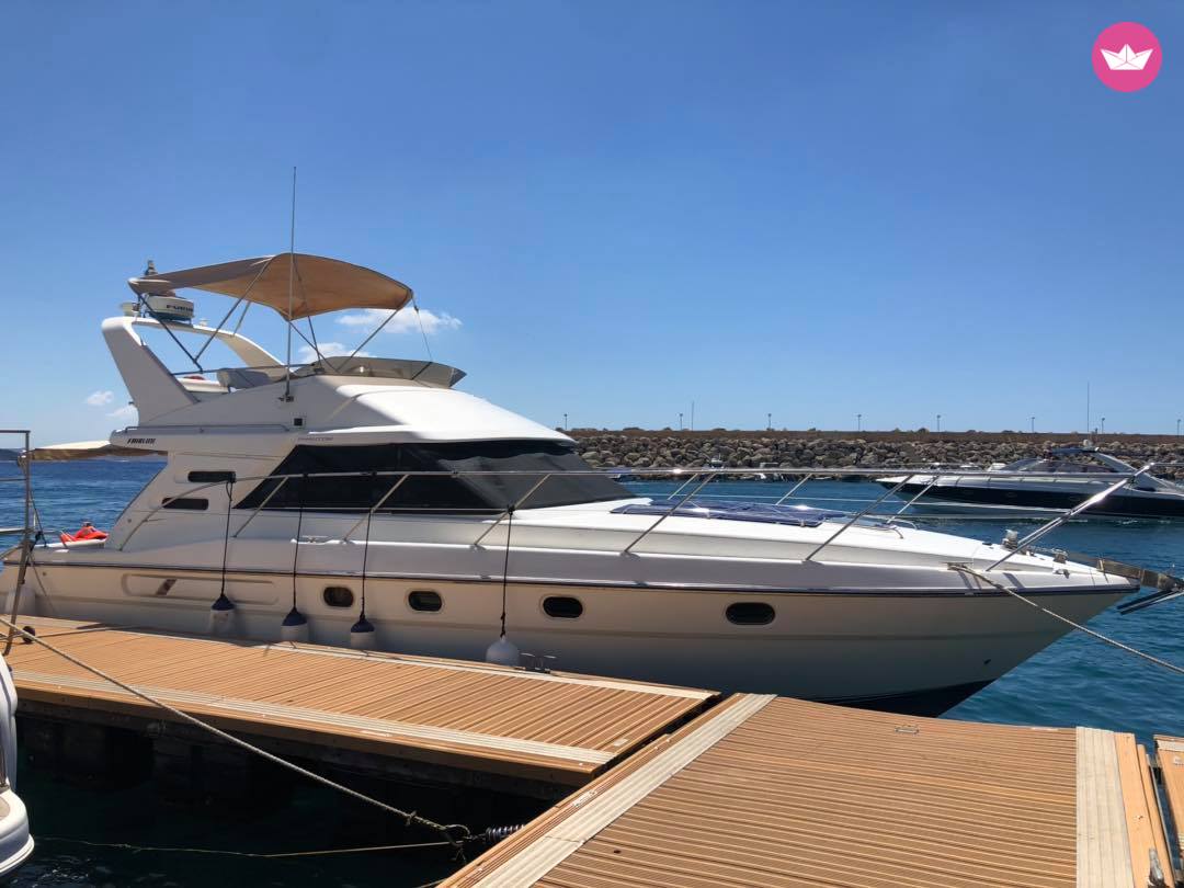 Motorboat Fairline Phantom 41 for rental