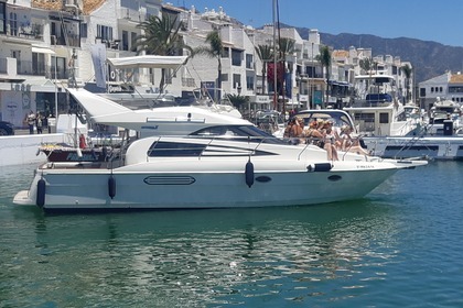 Yate en Puerto Banus para 9 personas