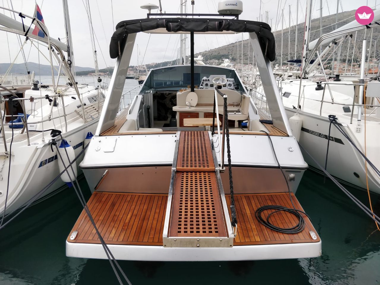 Charter motorboat in Split  