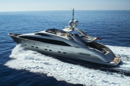 Location Yacht Isa 120 Cannes