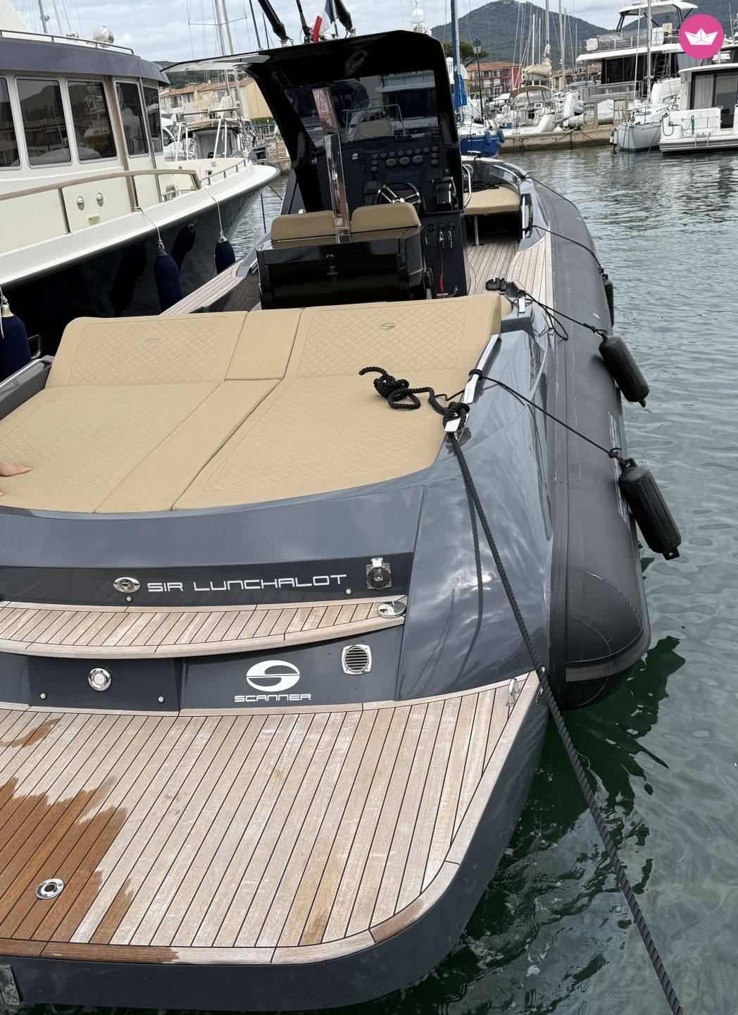 Bateau à moteur Scanner Envy 1100 700cv 3