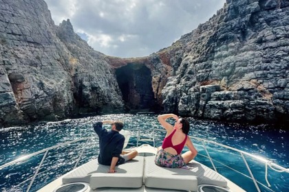 Hire Motorboat Cranchi Daycruise 35 SPORT Capri