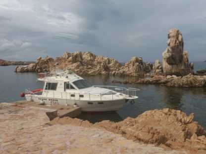 Location Bateau à moteur Raffaelli Typhoon La Maddalena