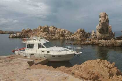 Charter Motorboat RAFFAELLI TYPHOON La Maddalena
