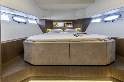 Le Mans 45ft Motor Yacht Rental in Eivissa, Illes Balears