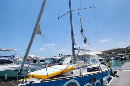 Hire Sailboat Beneteau Oceanis 35.1 Hurghada