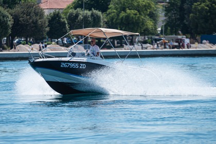 Miete Motorboot Quicksilver Activ 605 Sundeck Zadar