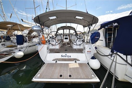 Noleggio Barca a vela Bavaria Bavaria Cruiser 37 Zaravecchia