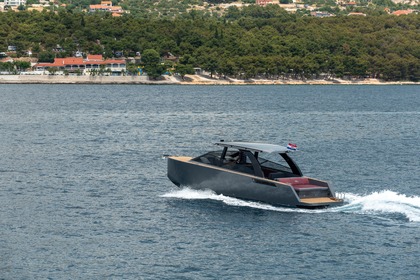 Charter Motorboat Colnago 33 JG Split
