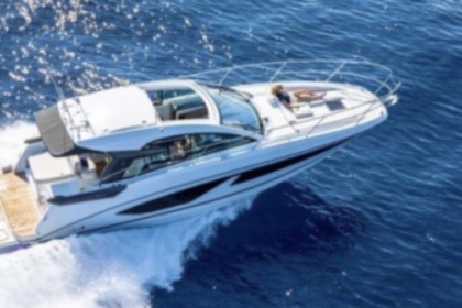 Charter Motorboat Beneteau GT 46 Saint-Tropez